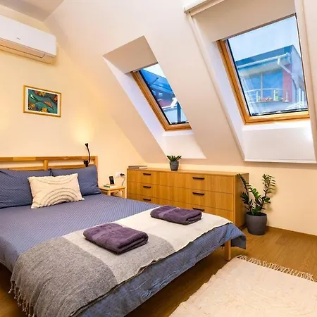 Hills View Apartamento *